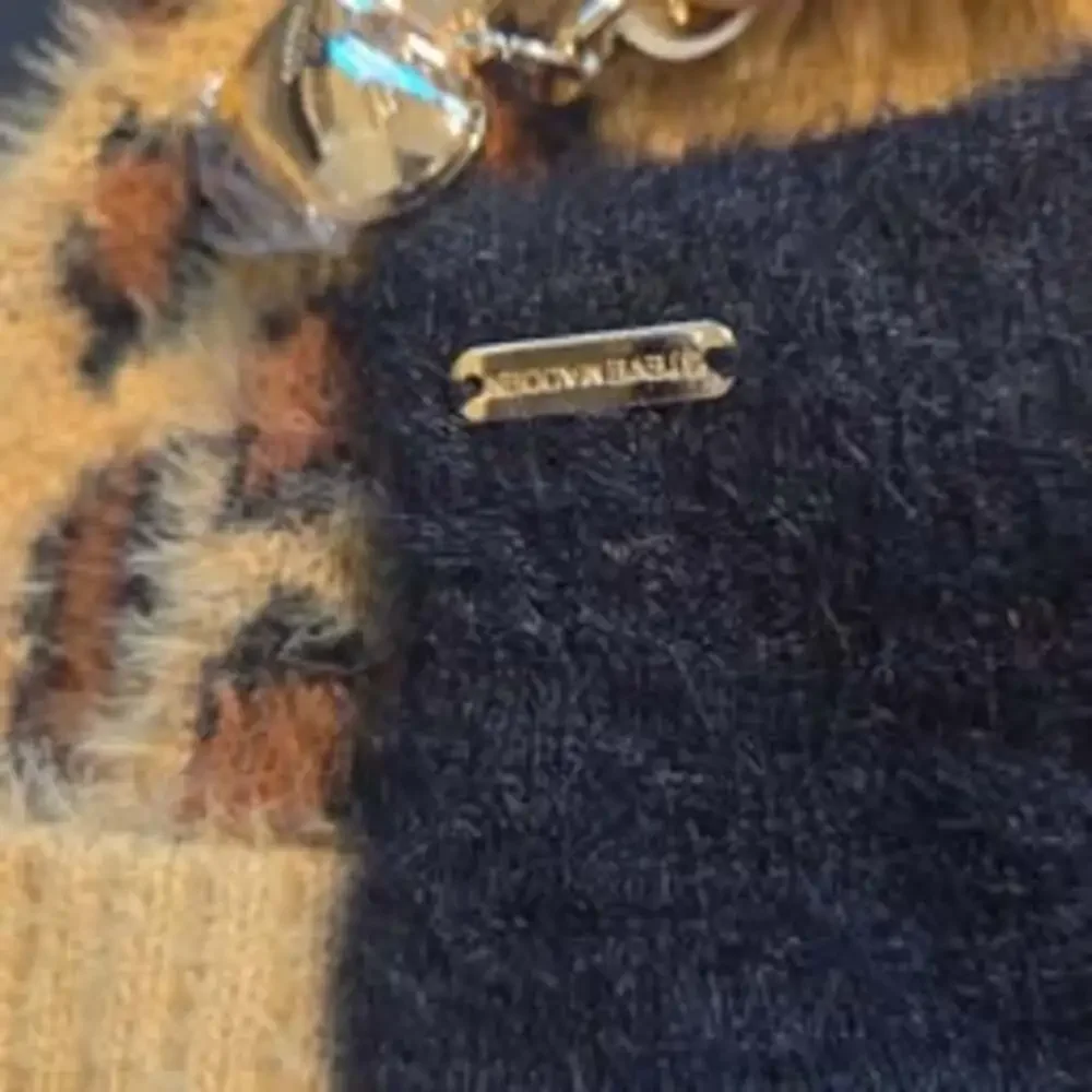 Steve Madden Beanie Fingerless Gloves Charm Set Black Leopard One Size - New